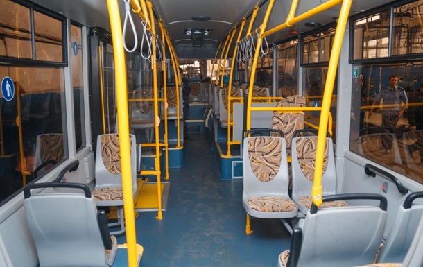 В Харькове водитель троллейбуса избил пассажиров трубой