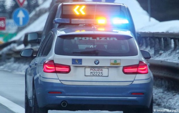 В Італії автомобіль в їхав у групу туристів, загинуло шестеро людей