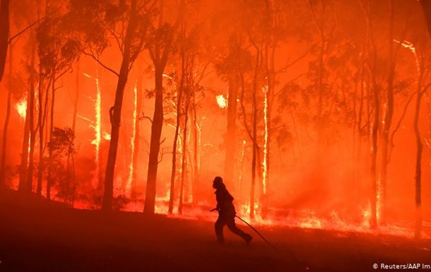 Пожежі в Австралії: жителів Канберри закликають не виходити з будинків