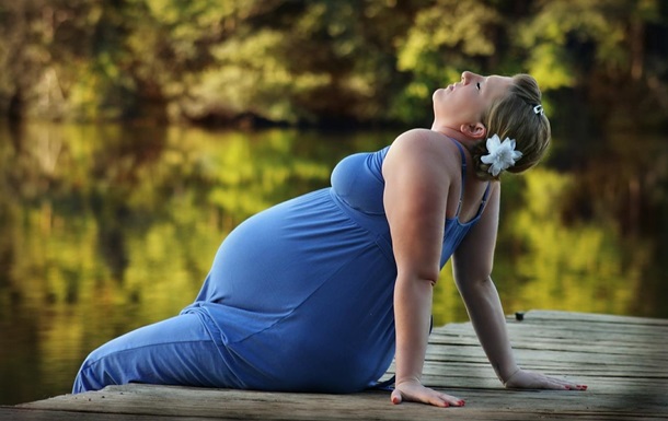 Лишний вес беременной опасен для ребенка – ученые