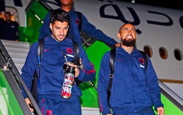 Автобус з гравцями Барселони заблукав в Саудівській Аравії