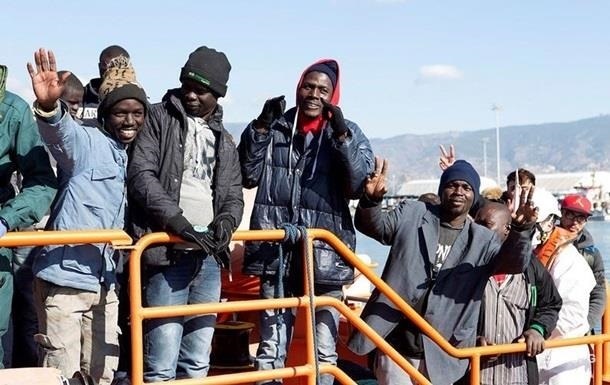 Біля берегів Мальти врятували сотню мігрантів