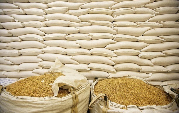 Украина продаст две трети рекордного урожая зерна
