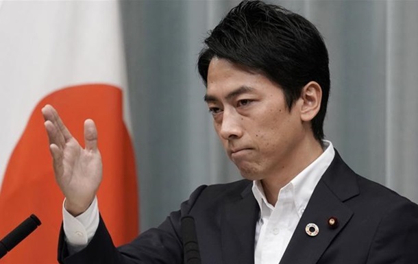 У Японії міністр вперше взяв декрет