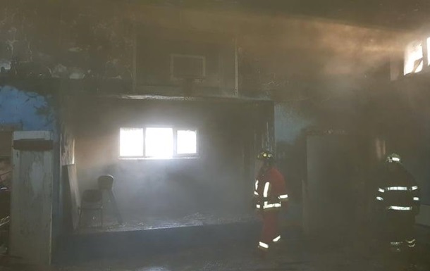 На Закарпатье при пожаре в школе эвакуировали почти 200 детей