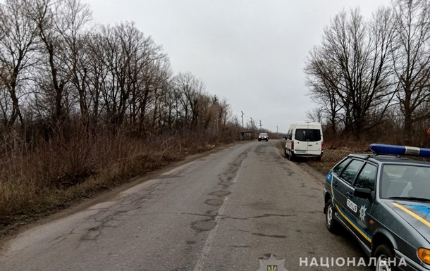 На трассе в Харьковской области нашли два тела
