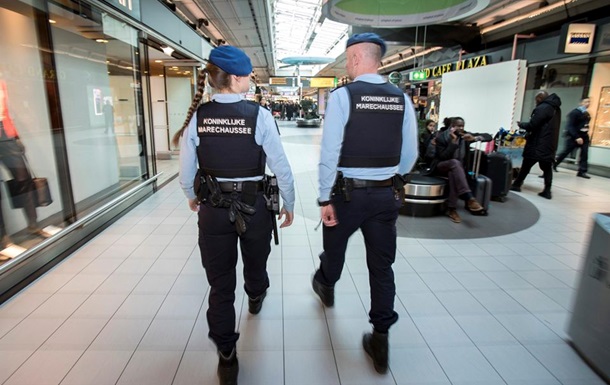 В аеропорту Амстердама затримали українця за жорстоке поводження з дочкою