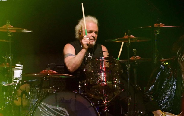 Барабанщик Aerosmith подав на музикантів до суду