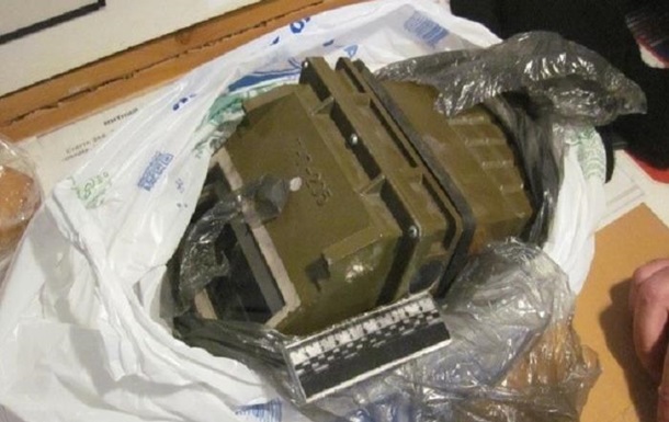 Украинец пытался вывезти в РФ комплектующие к бронетехнике