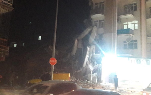 В Турции произошло мощное землетрясение, есть жертвы