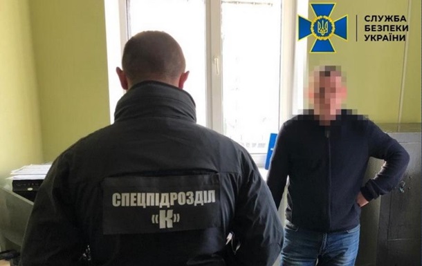 У Житомирській області поліцейського чиновника спіймали на хабарі