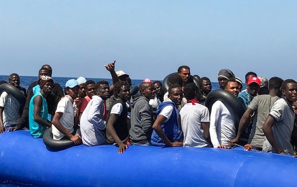 Італія прийме понад 400 врятованих в Середземному морі мігрантів