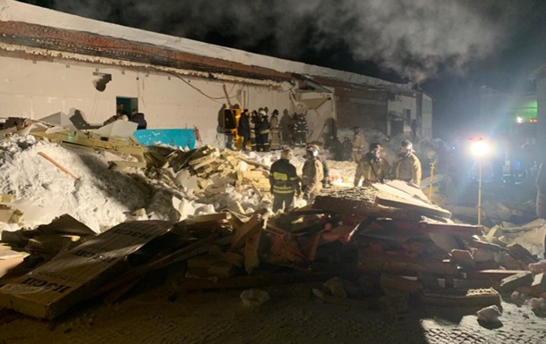 В России обрушилась крыша кафе: есть жертвы