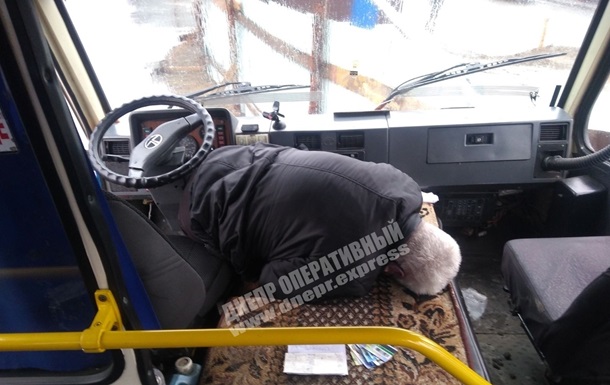 У Дніпропетровській області водій автобуса з дітьми помер за кермом