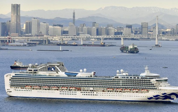 Коронавірус: в Японії на карантин помістили круїзний лайнер