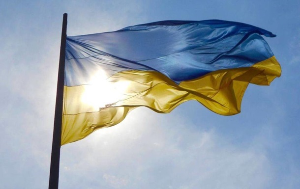 Флаг Украины украли с памятника под Киевом