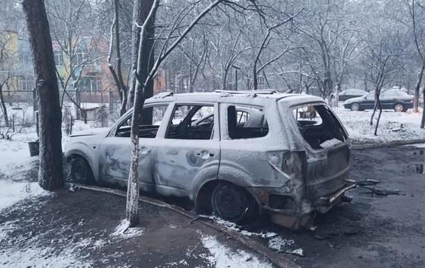 Под Киевом сгорел автомобиль депутата