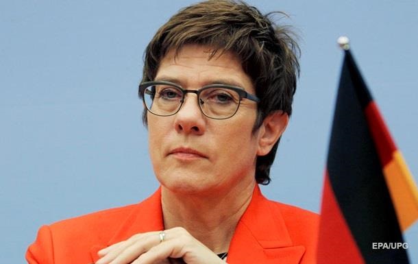 Меркель ответила на решении Крамп-Карренбауэр не выдвигаться в канцлеры