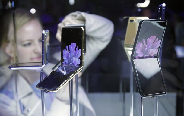 Samsung представил новый гибкий смартфон: фото, видео