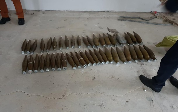 На Донбасі виявили схованку з боєприпасами