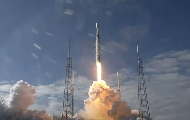SpaceX вивела на орбіту ще 60 супутників і загубила ступінь ракети