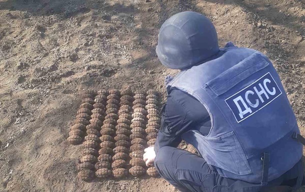 Житель Одеської області викопав на городі сотню гранат
