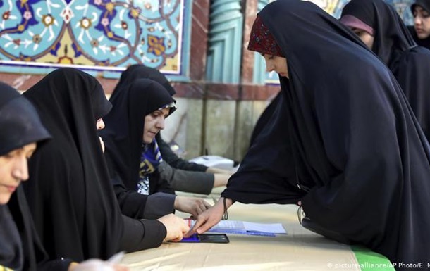 На парламентських виборах в Ірані лідирують консерватори
