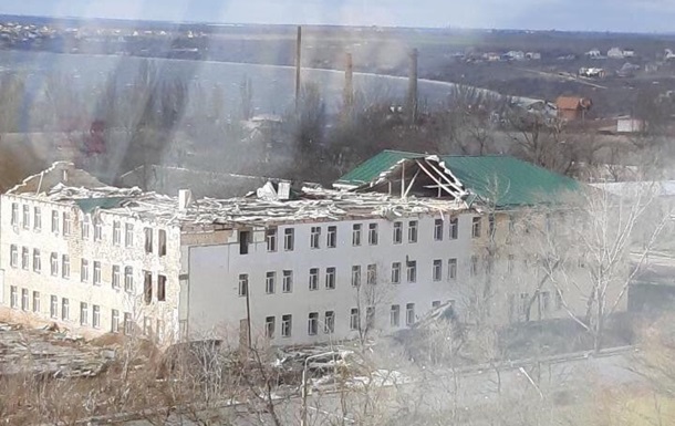 У Миколаєві відремонтовані казарми не витримали сильного вітру