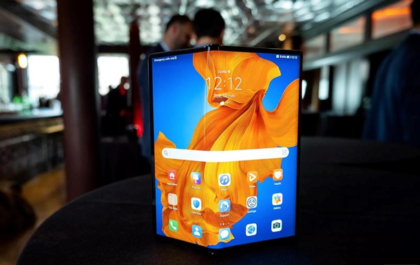 Huawei представила складаний смартфон Mate XS