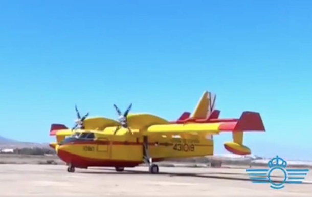 На юго-востоке Испании военный самолет упал в море