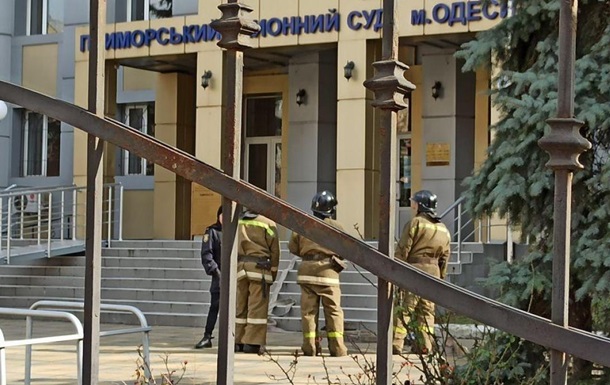В Одессе обвиняемый с гранатой взял судей в заложники