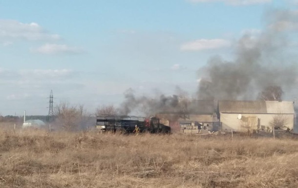 Военные показали подбитый на Донбассе грузовик