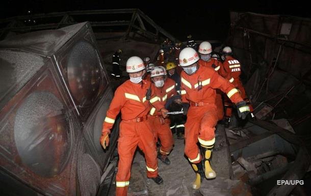 В Китае рухнул отель: под завалами 70 человек