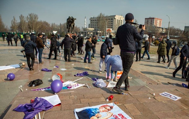 У Киргизстані напали на учасниць Маршу жінок