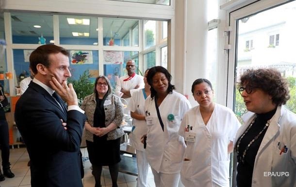 На коронавірус перевірять главу адміністрації президента Франції
