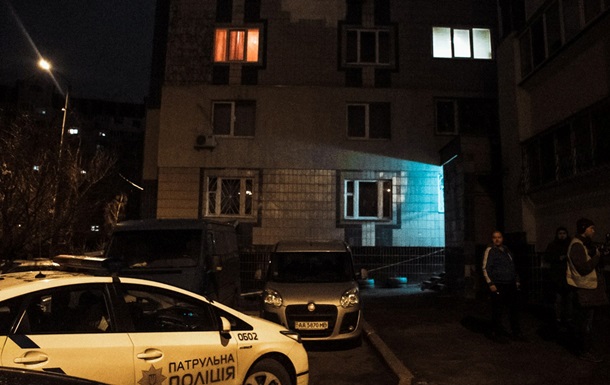 У Києві чоловік вистрибнув з вікна багатоповерхівки - ЗМІ