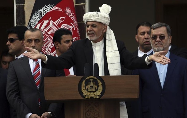 Президент Афганістану скасував посаду прем єра-конкурента на виборах