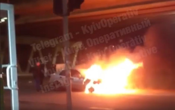 За прошлые сутки в Киеве сгорели четыре авто