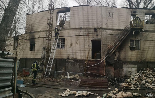 В Киеве горела база отдыха: есть жертвы