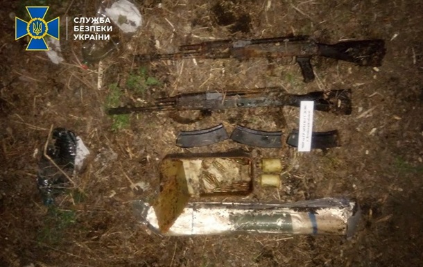 На Донбасі знайшли зброю, викрадену в Криму в 2014 році