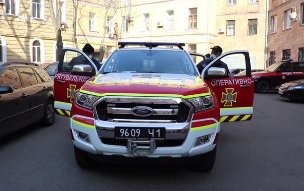Карантин: по Киеву ездят авто с громкоговорителями