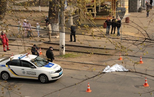 В центре Одессы пенсионерка погибла под колесами трамвая
