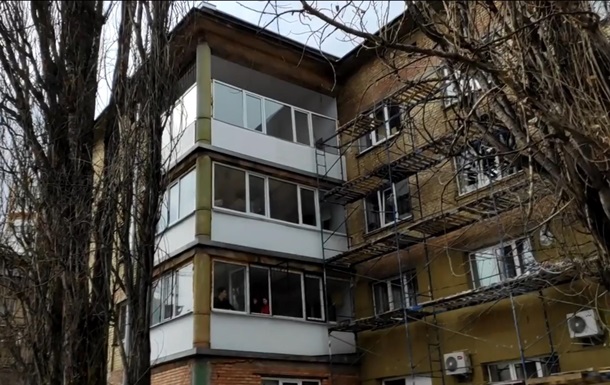 У Києві півсотні студентів закрили на карантин без їжі