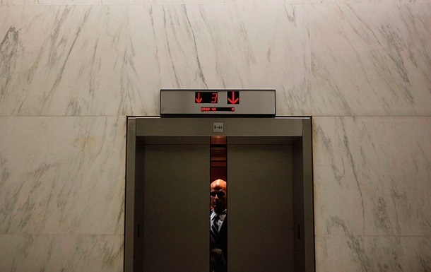 Українців закликали відмовитися від ліфтів на час карантину
