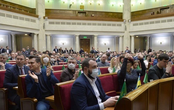 Депутатам купили шість тисяч масок по 20 гривень