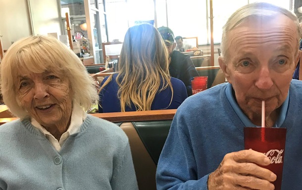 Прожившие 65 лет супруги скончались в один день от коронавируса