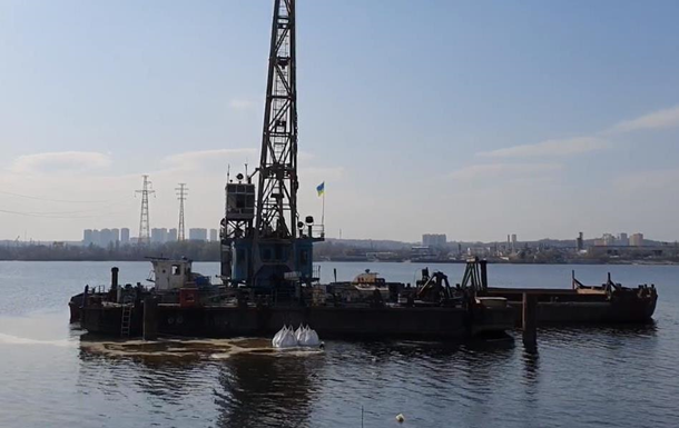 Сталася аварія на каналізаційному колекторі через річку Дніпро