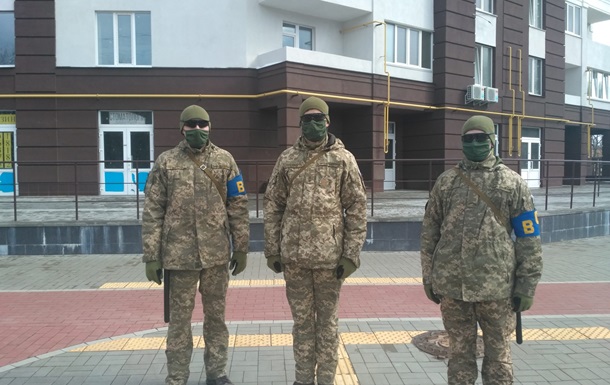 На Чернігівщині вулиці патрулюють поліція і військові