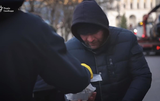 На видео показали киевских бездомных во время карантина