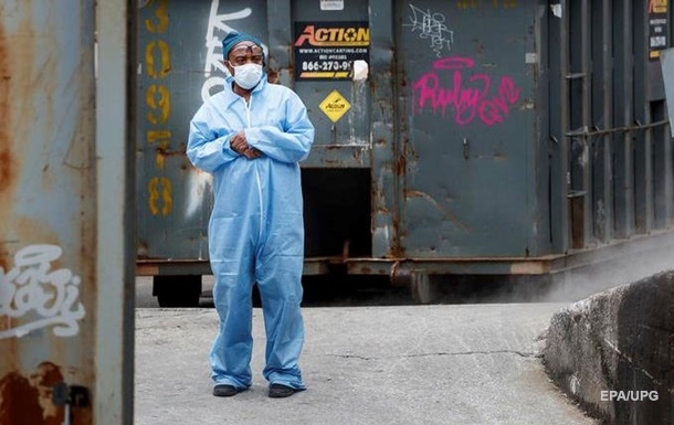 У Нью-Йорку через брак халатів лікарям доведеться носити сміттєві мішки